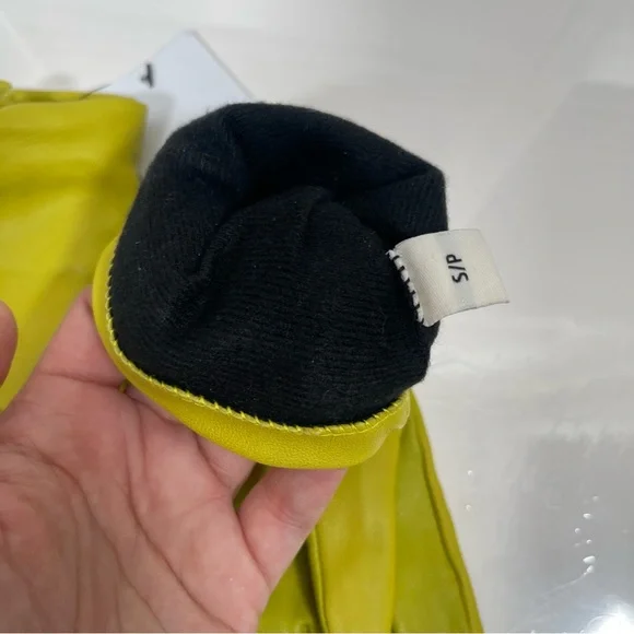 π NWT UGG Womenβs Leather Gloves π§€ Scrunched Logo Touchscreen | Size S - Picture 8 of 12